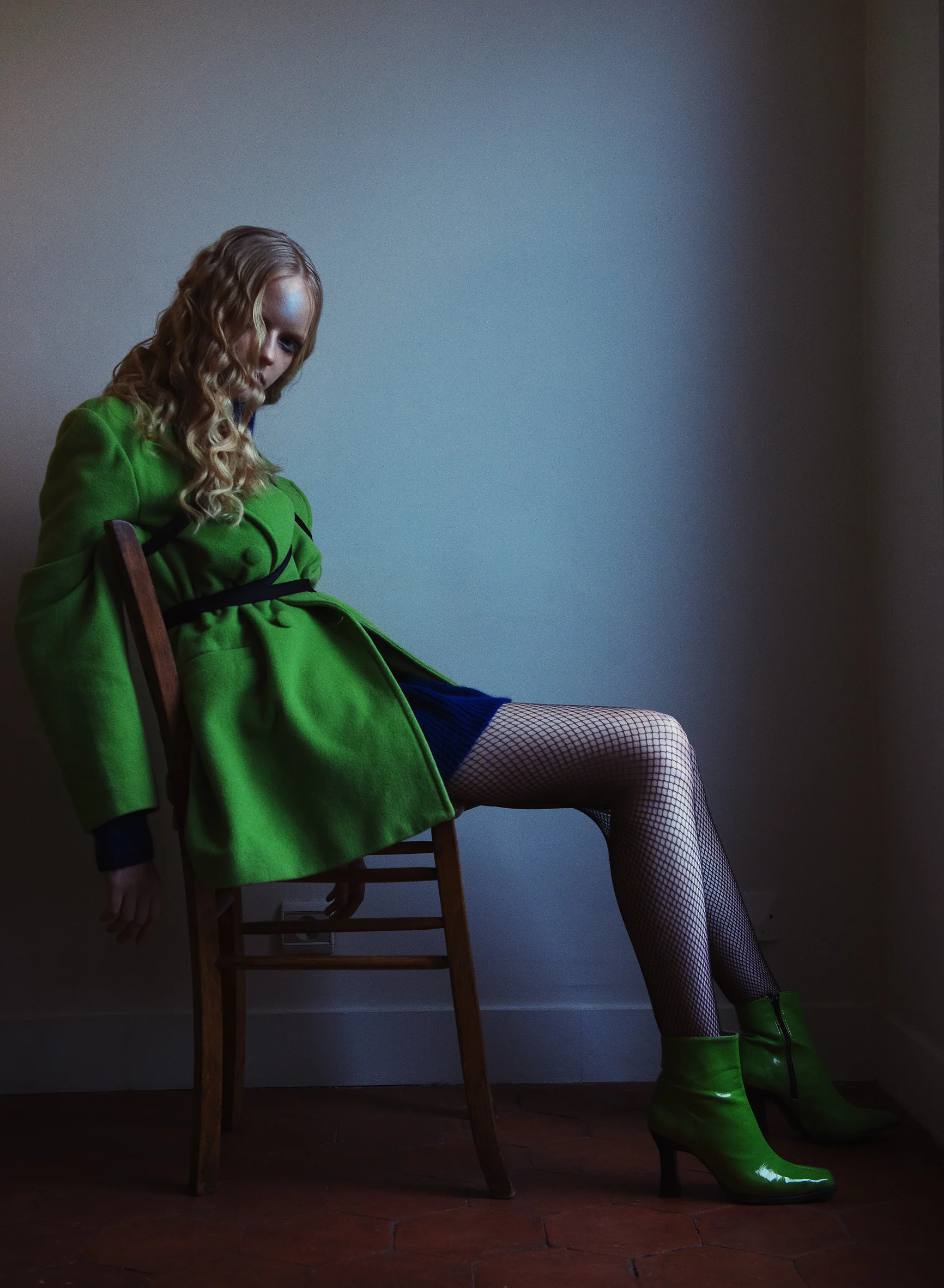 Jacket: TARA JARMON / Sweater: ACNE STUDIO / Harness: ABSAINTE PARIS Tights: FALKE