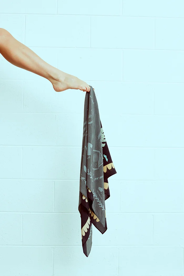 MPA WEB - FOOT SCARF - 100DPI 700PX WIDE.jpg