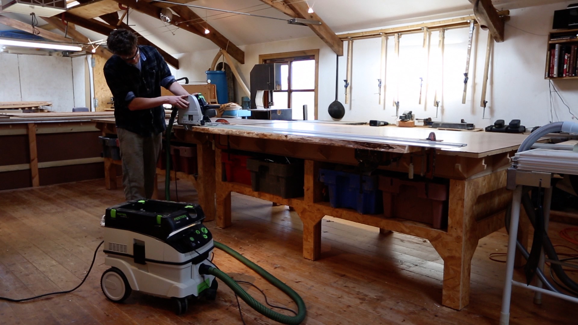  Emily Harris seeks to find out the craft of making wooden surfboards at Lignum Surfboards and why using Festool tools is key in their manufacturing.  