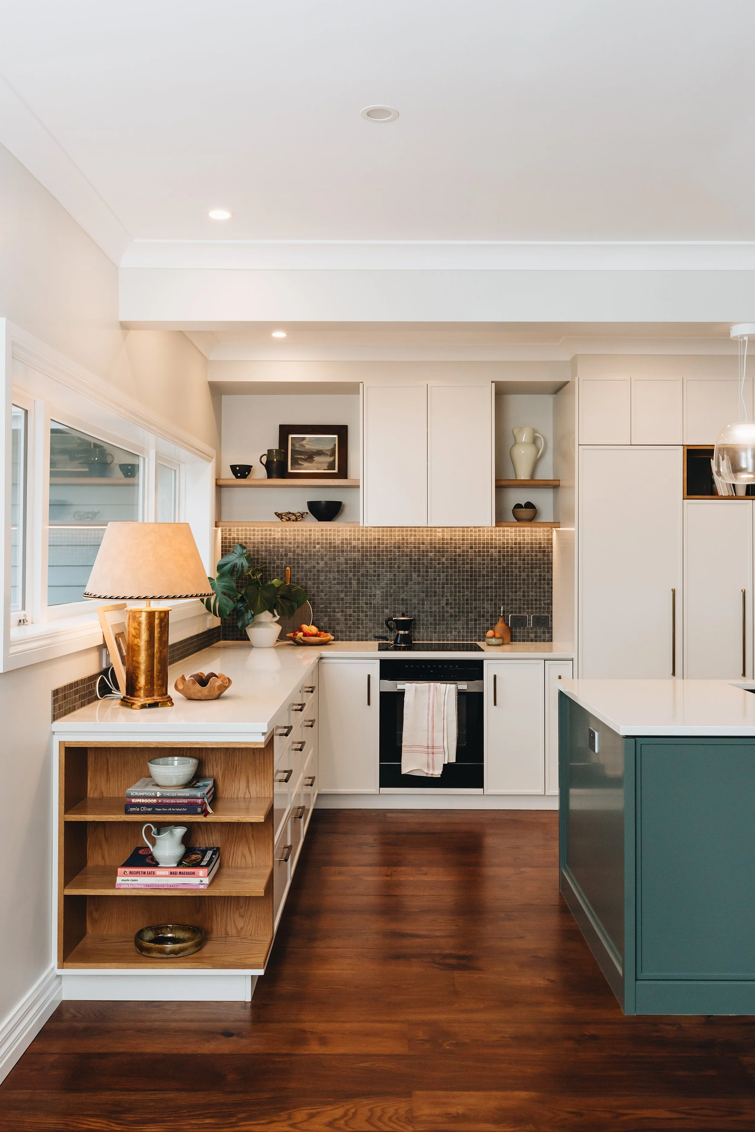 traditional-style-kitchen-design-modern-accents.jpg