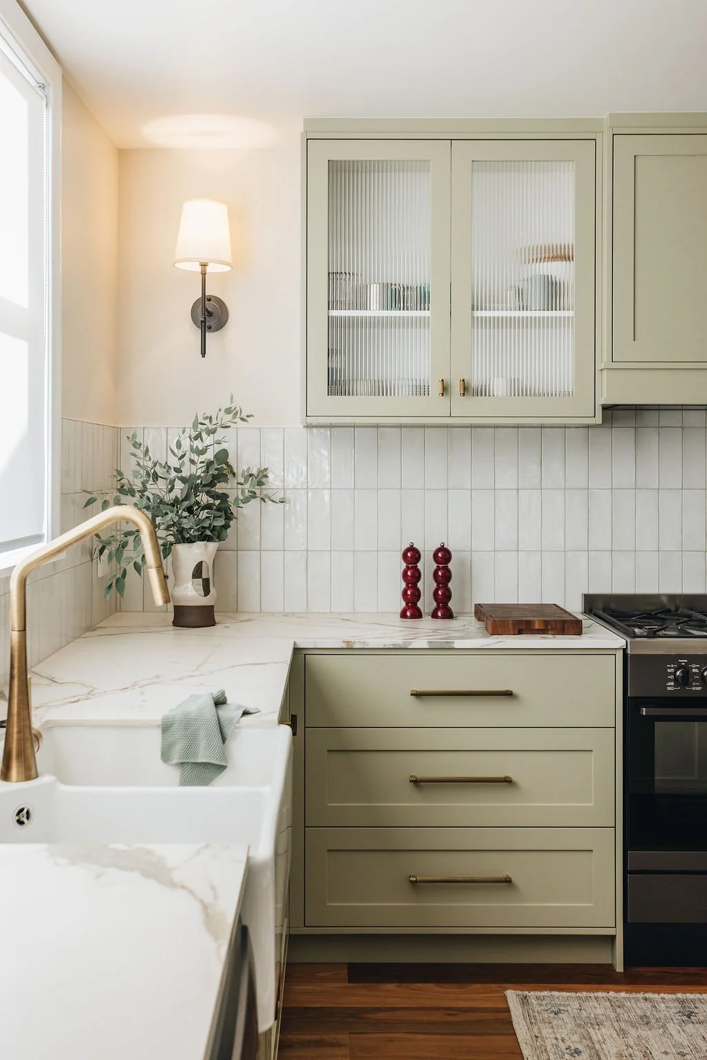 elegant-wall-mounted-kitchen-lamp-light.jpg