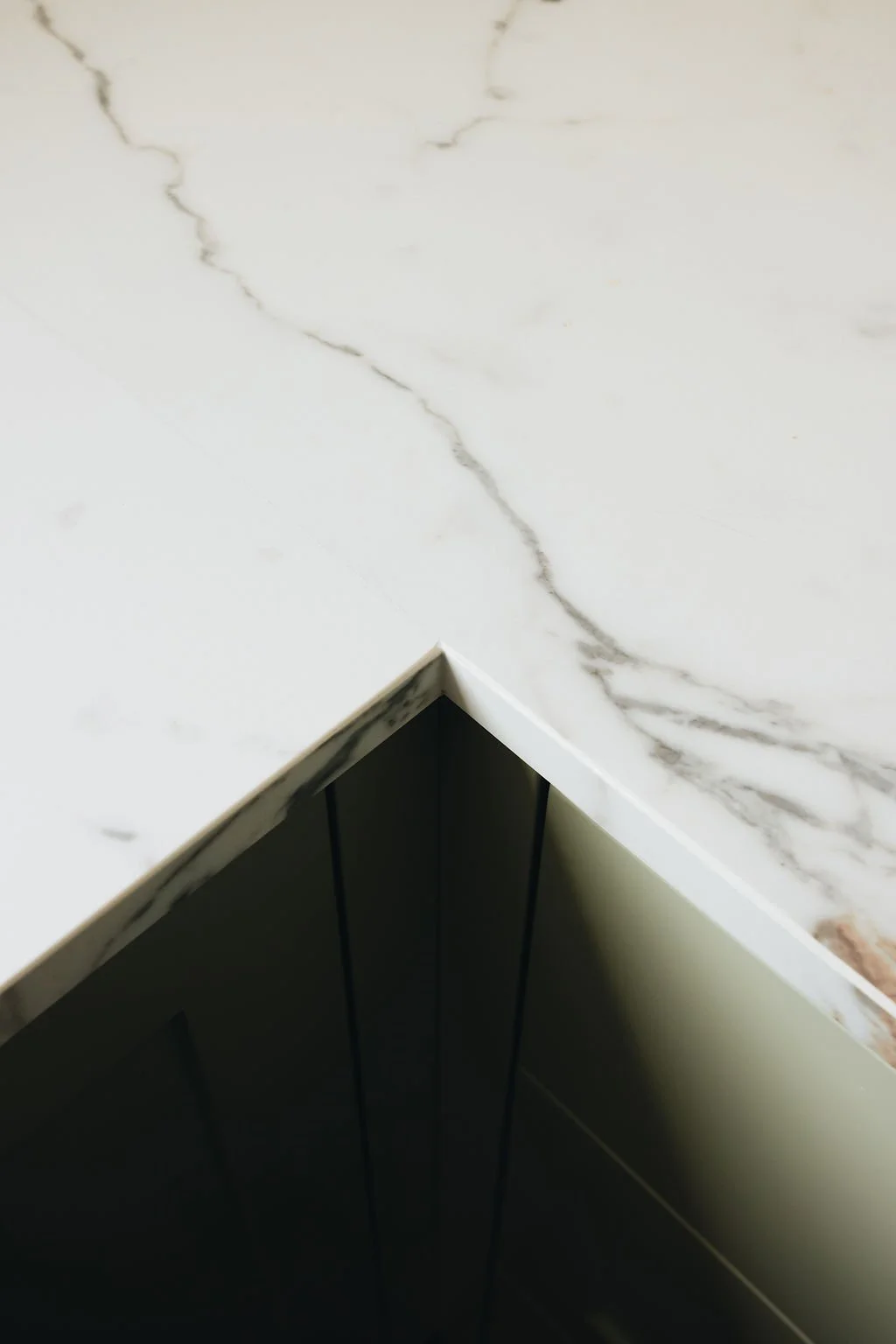 marble-kitchen-bench-top-corner-edge-detail.jpg