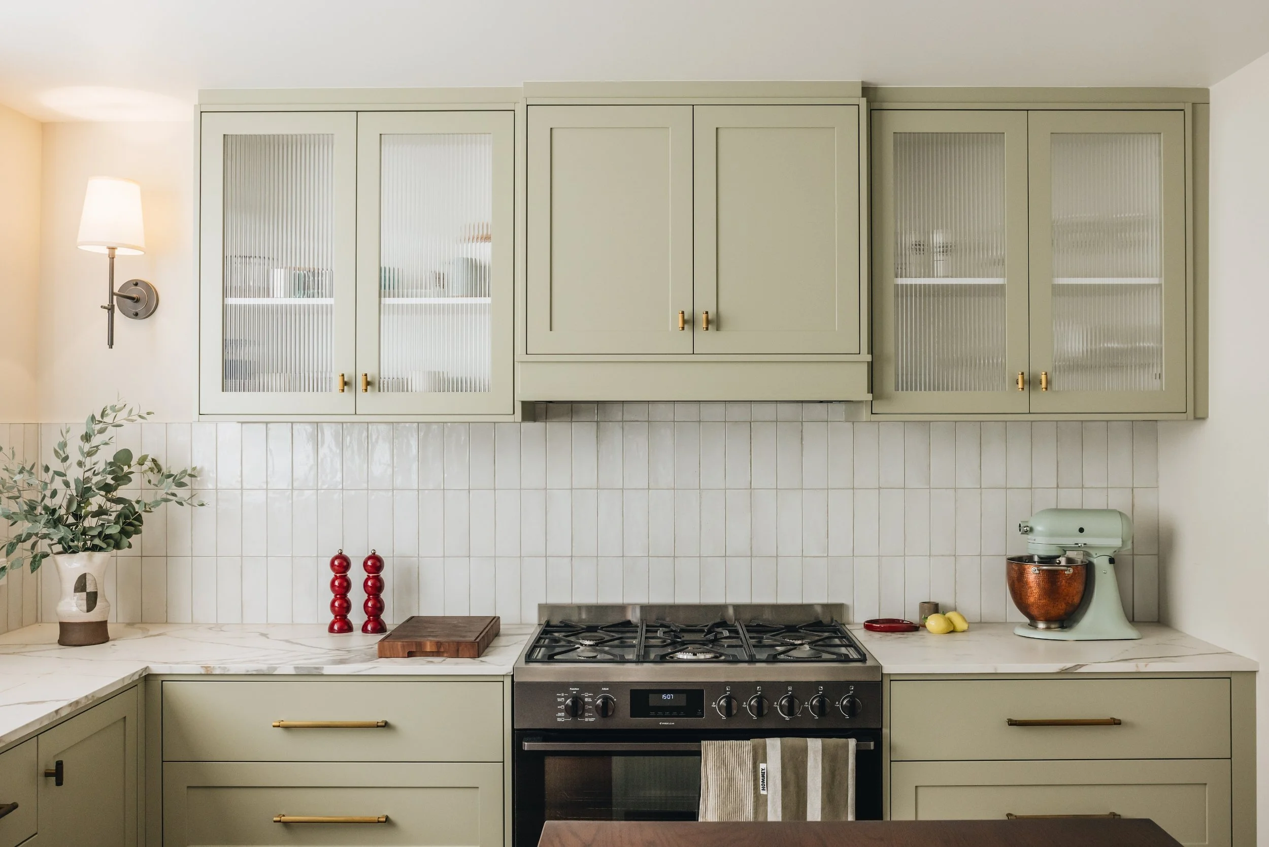 sage-kitchen-cabinetry-integrated-rangehood.jpg