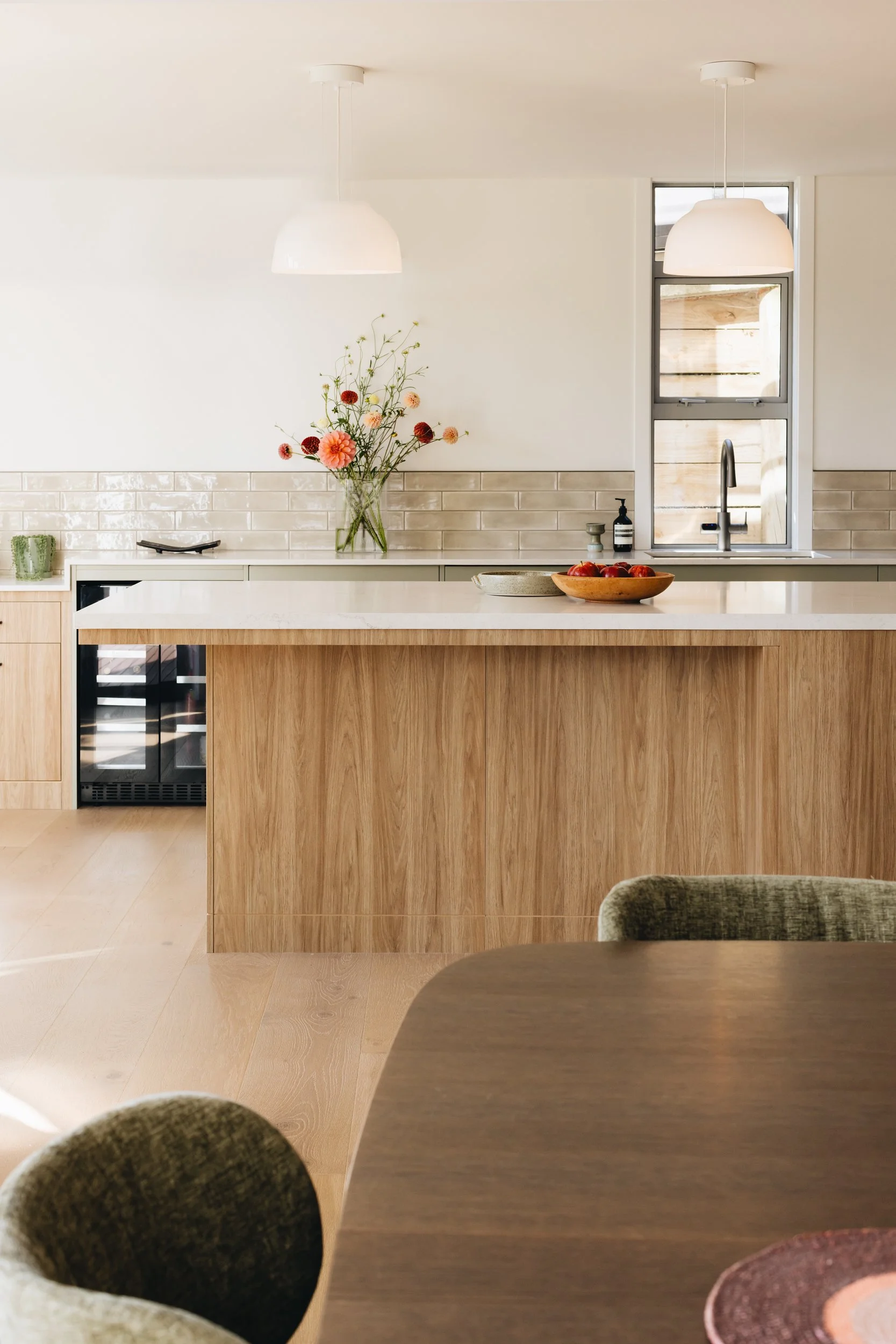 modern-kitchen-dining-wood-interior.jpg