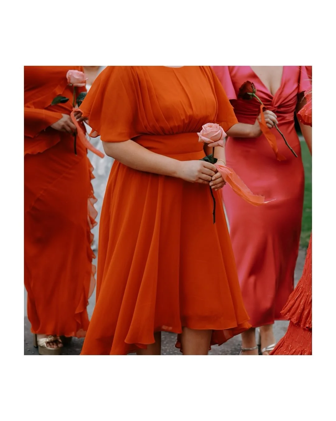 Pleasing fiery hot colours 🩷🧡❤️&zwj;🔥 @fromthewildflorist @chlo_ohara 
@bestdayeverdevon 
35mm + digital #devonweddingphotographer #weddingsonfilm #documentaryphotographer 

Chloe &amp; Tom ~ @ashbartonestate