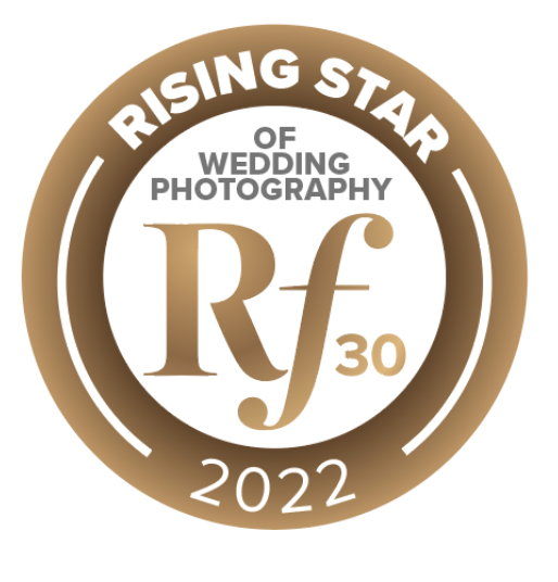 Rising Star of Wedding Photography Top 30 in the World badge for Amy Sampson
