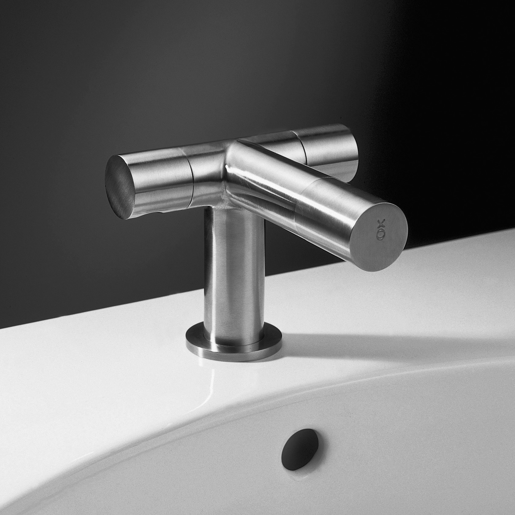 XO BASIN TAPS