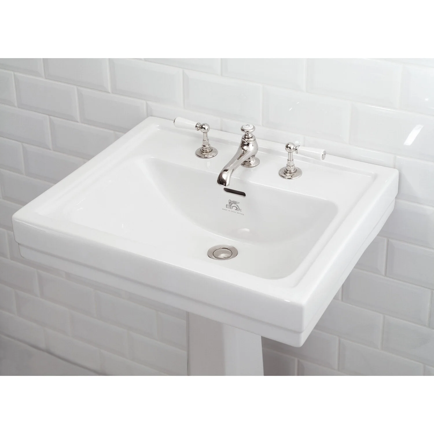 Lefroy-Brooks_Metropole_Basin_Web_B.jpg