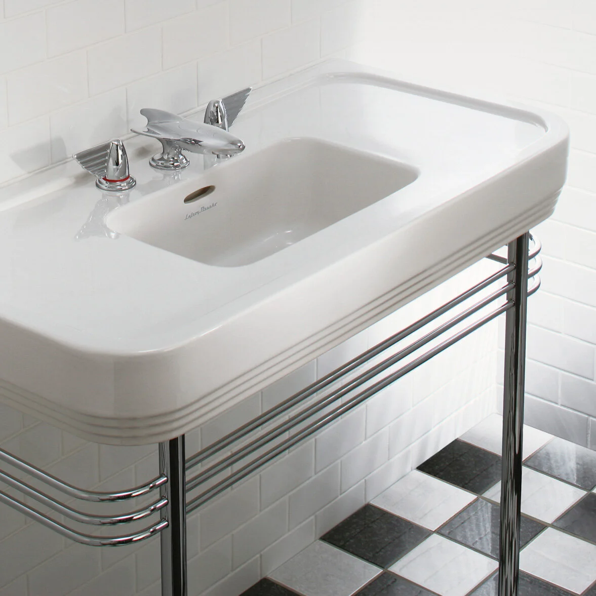 Lefroy-Brooks_Belle-Aire_Console_Basin_LB-7833_LB-4972_Web.jpg
