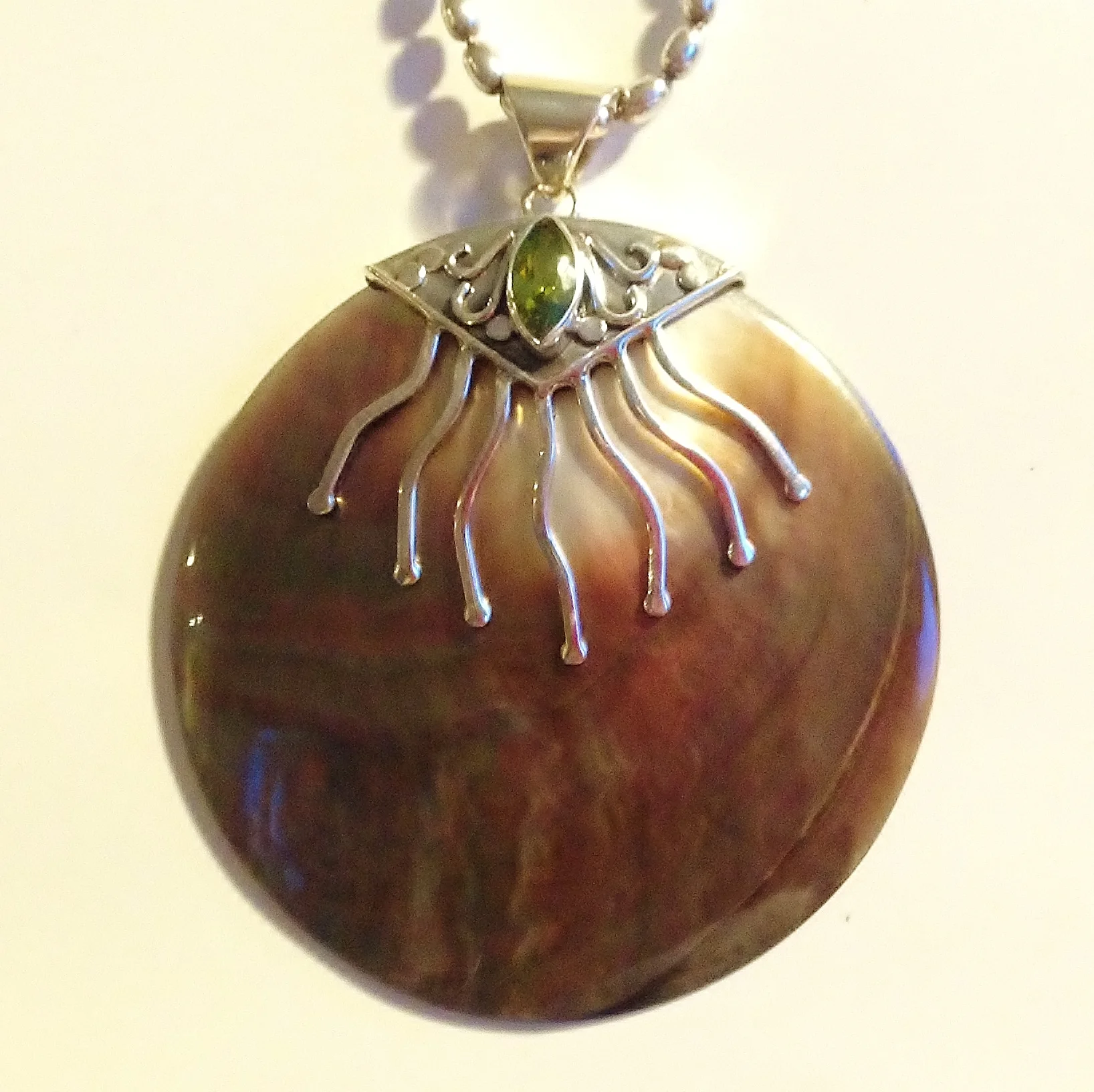 peridot-silver-shell-pendant.JPG