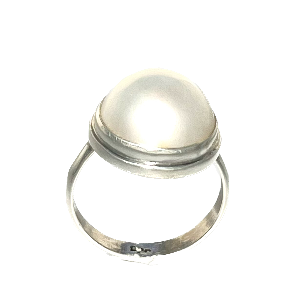 Pearl_flat_base_silver_ring_3 Background Removed.png