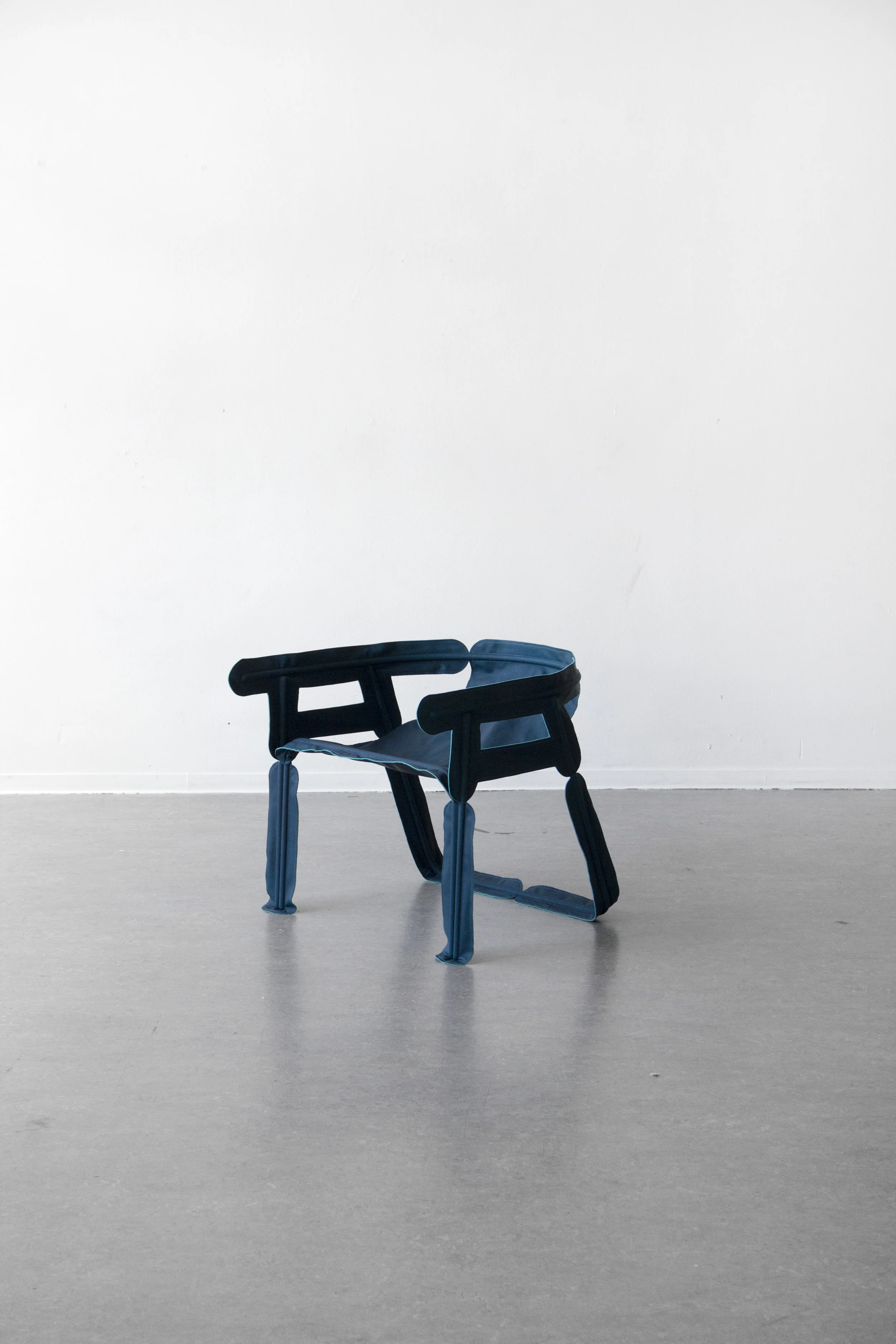 GLISSADE_CHAIR_2.jpg