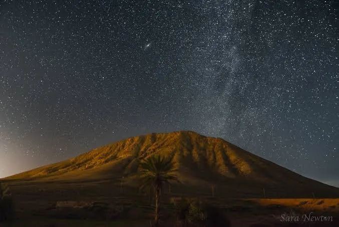 ....Beyond the Island Breeze: What the Autumnal Equinox Means in Fuerteventura.. Más allá de la brisa isleña: lo que significa el equinoccio de otoño en Fuerteventura....