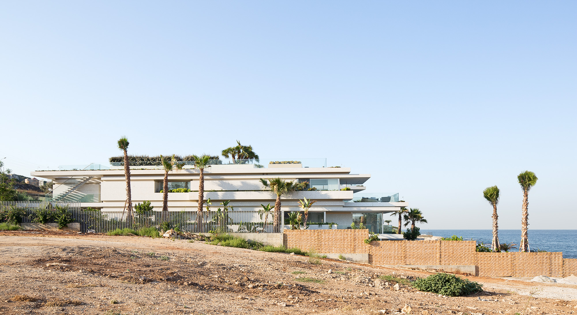  Villa Kali - Karim Nader Studio and Blankpage Architects 