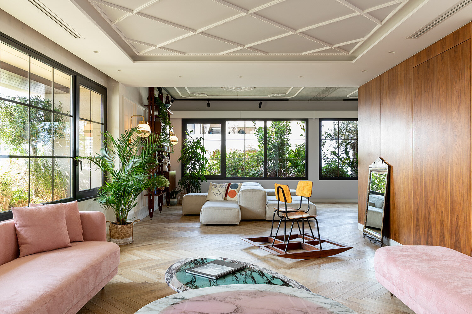  Achrafieh Apartment - Marc Dibeh Design Studio 