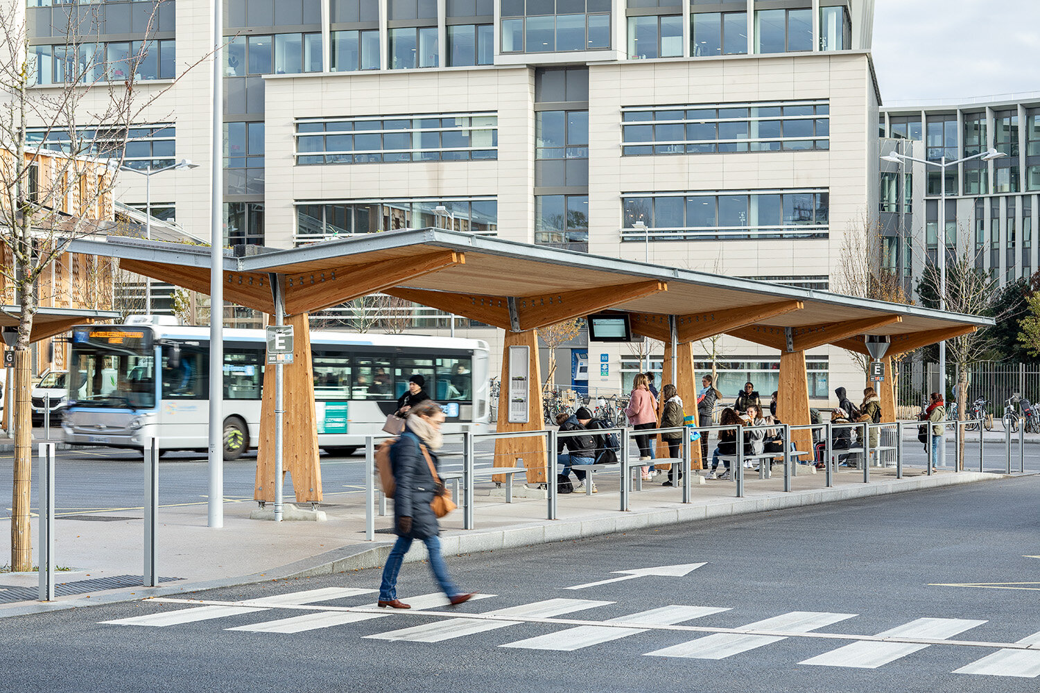  Versailles Bus Shelters - Agence Duthilleul 