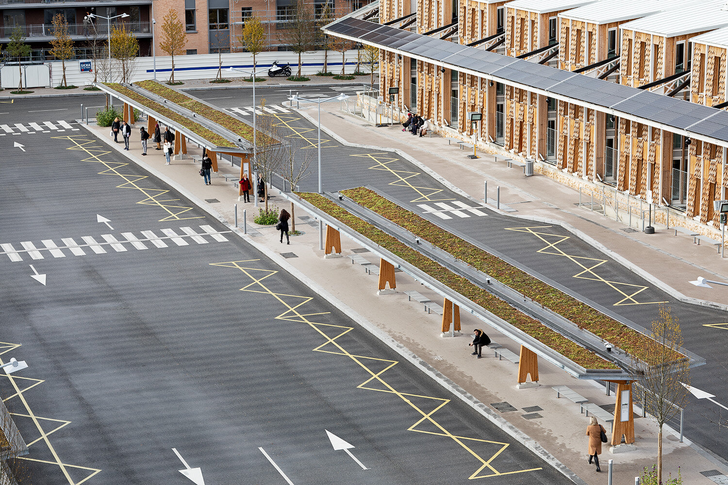  Versailles Bus Shelters - Agence Duthilleul 