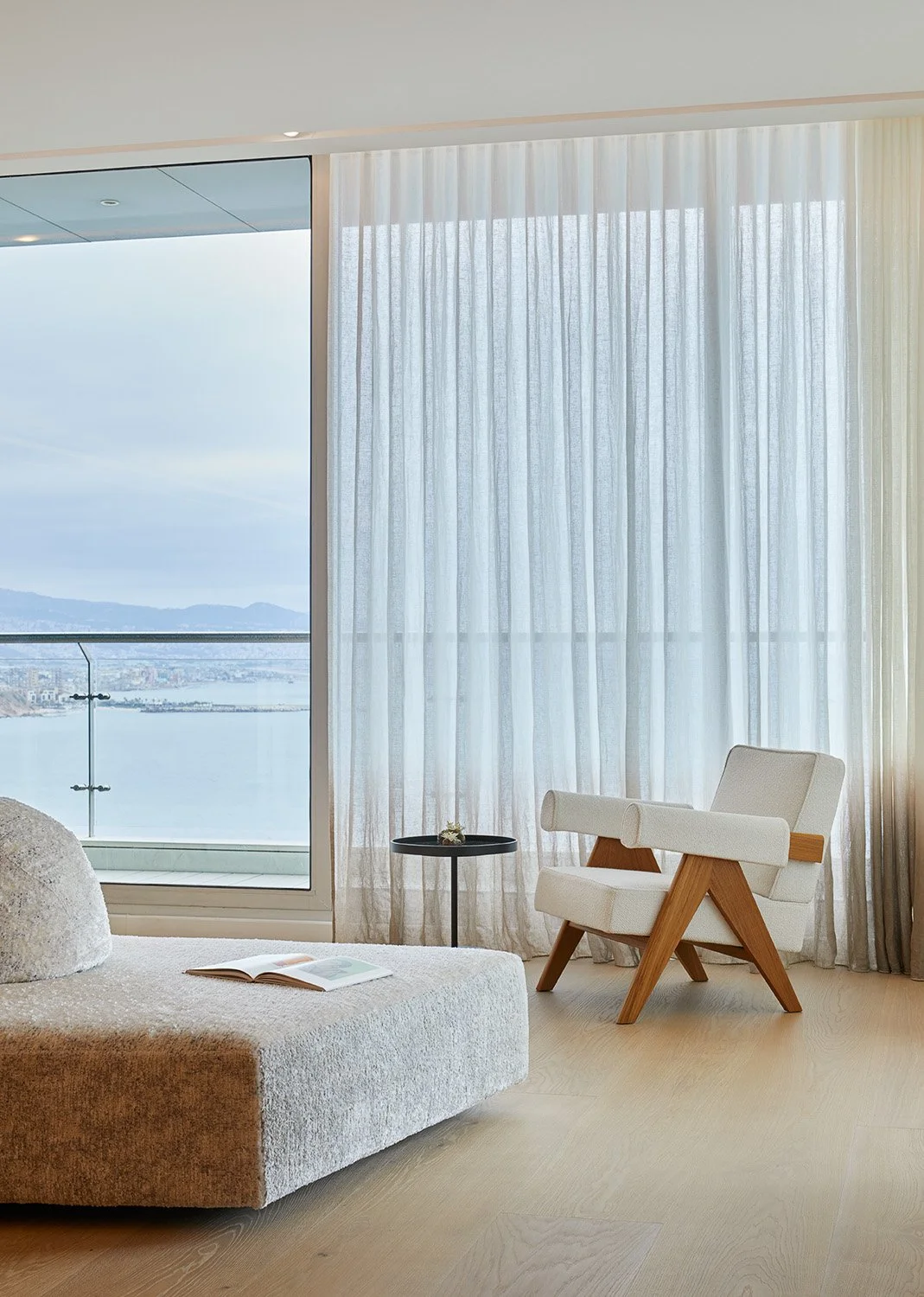 Carlton Apartment - Mireille Wehbe Studio