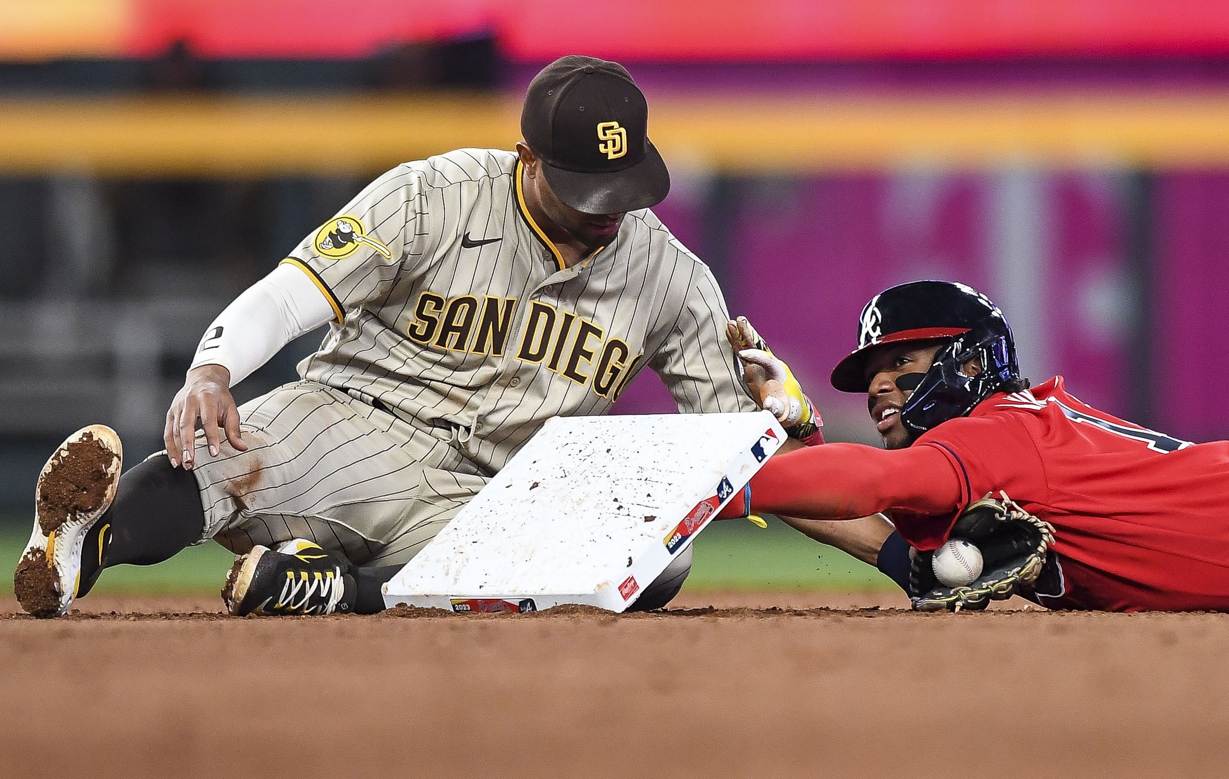 second base slide03.jpg