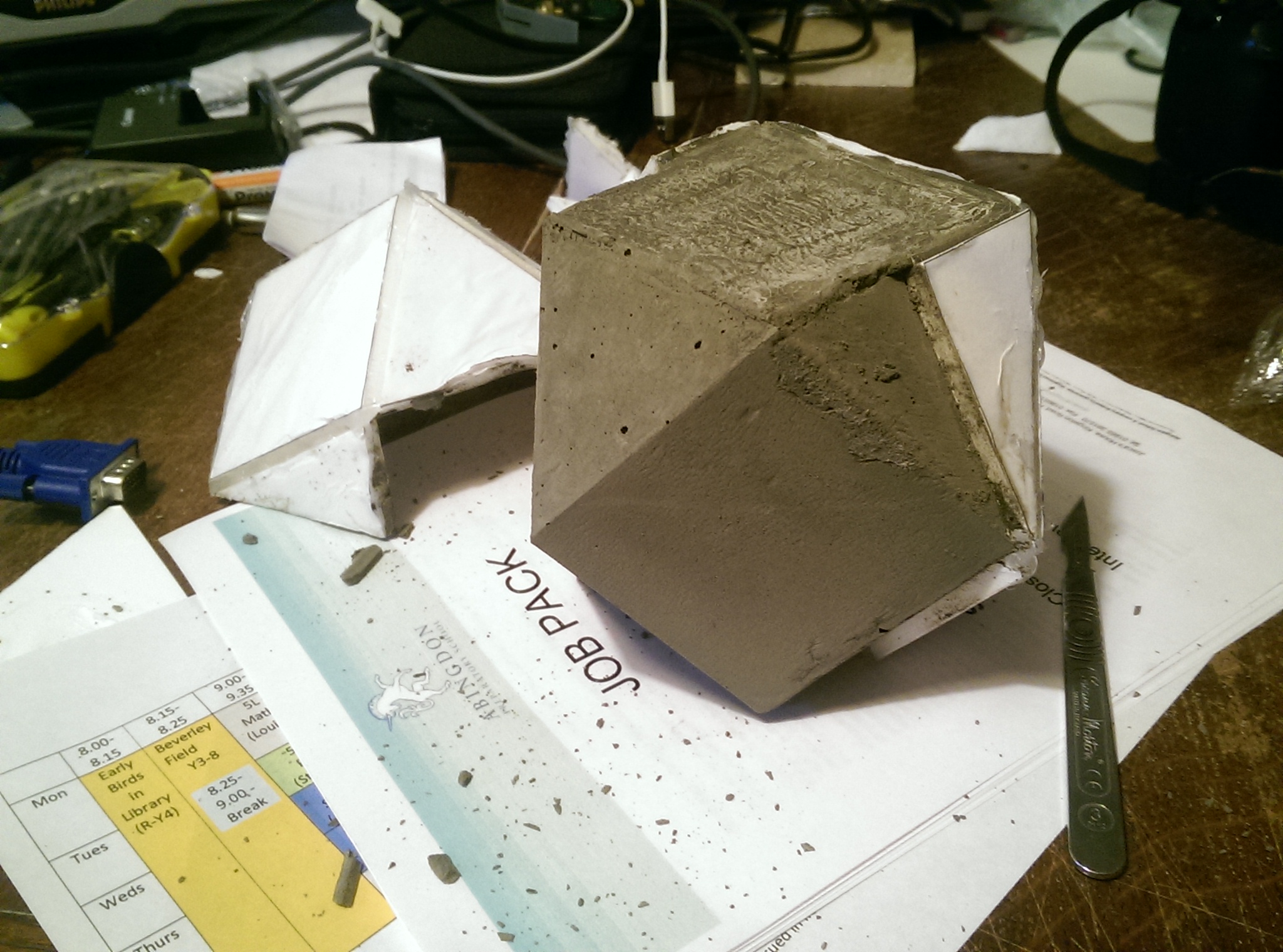 ⬆ - I cut the mould in half to create a split line down the middle of the pot even though it is a sacrificial mould. I enjoy the way this alludes to its manufacture.
