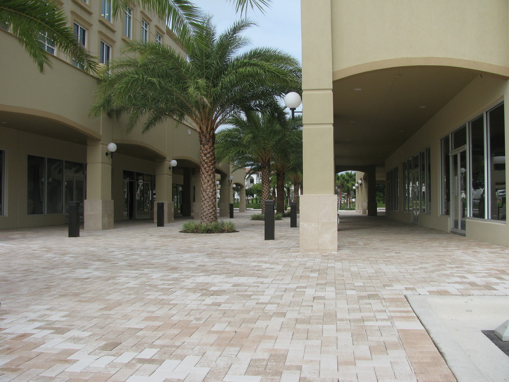 Promenade at Universal 2.jpg