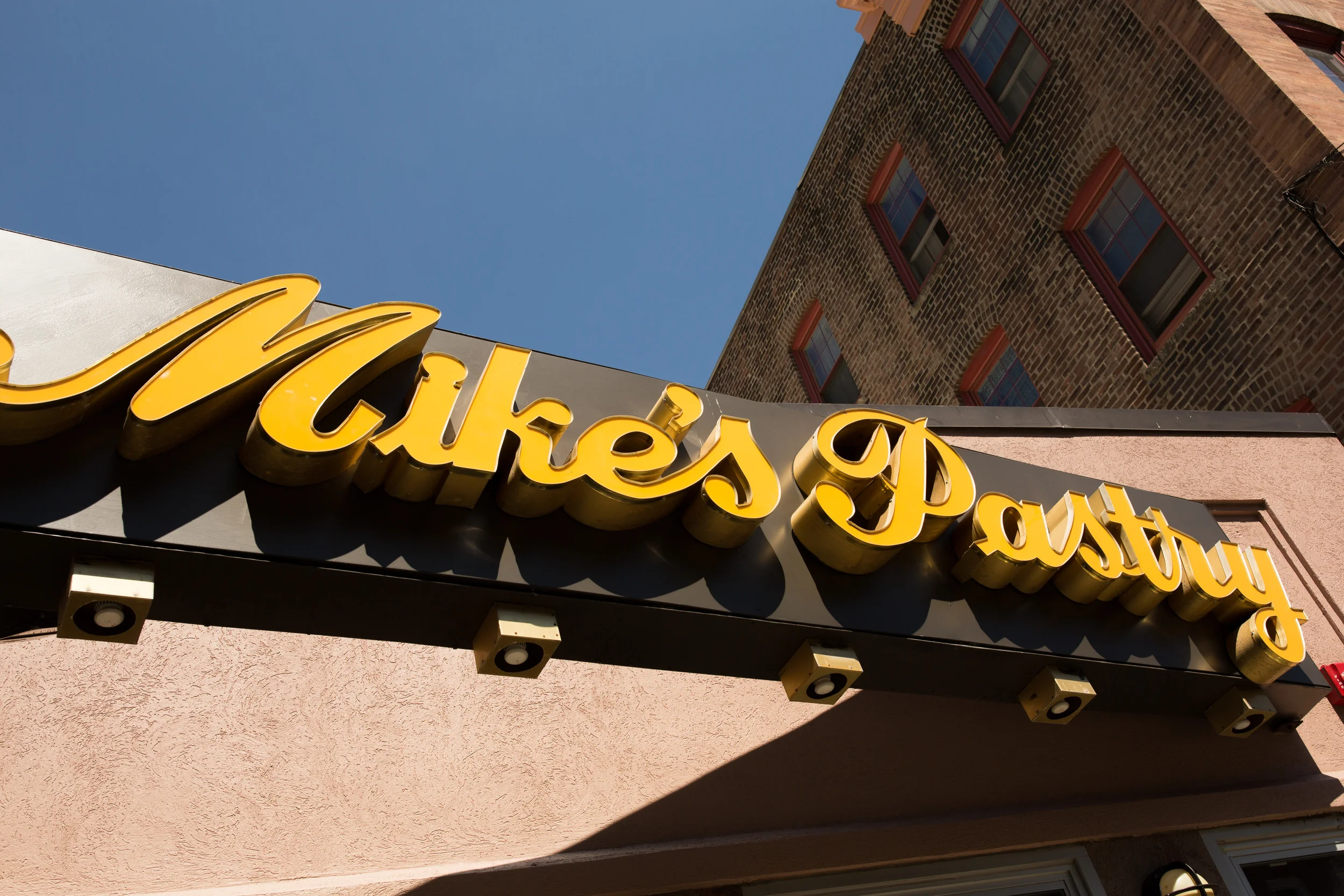 MIKE'S PASTRY_THE FOOD LENS_BRIAN SAMUELS PHOTOGRAPHY_JULY 2016-16.jpg