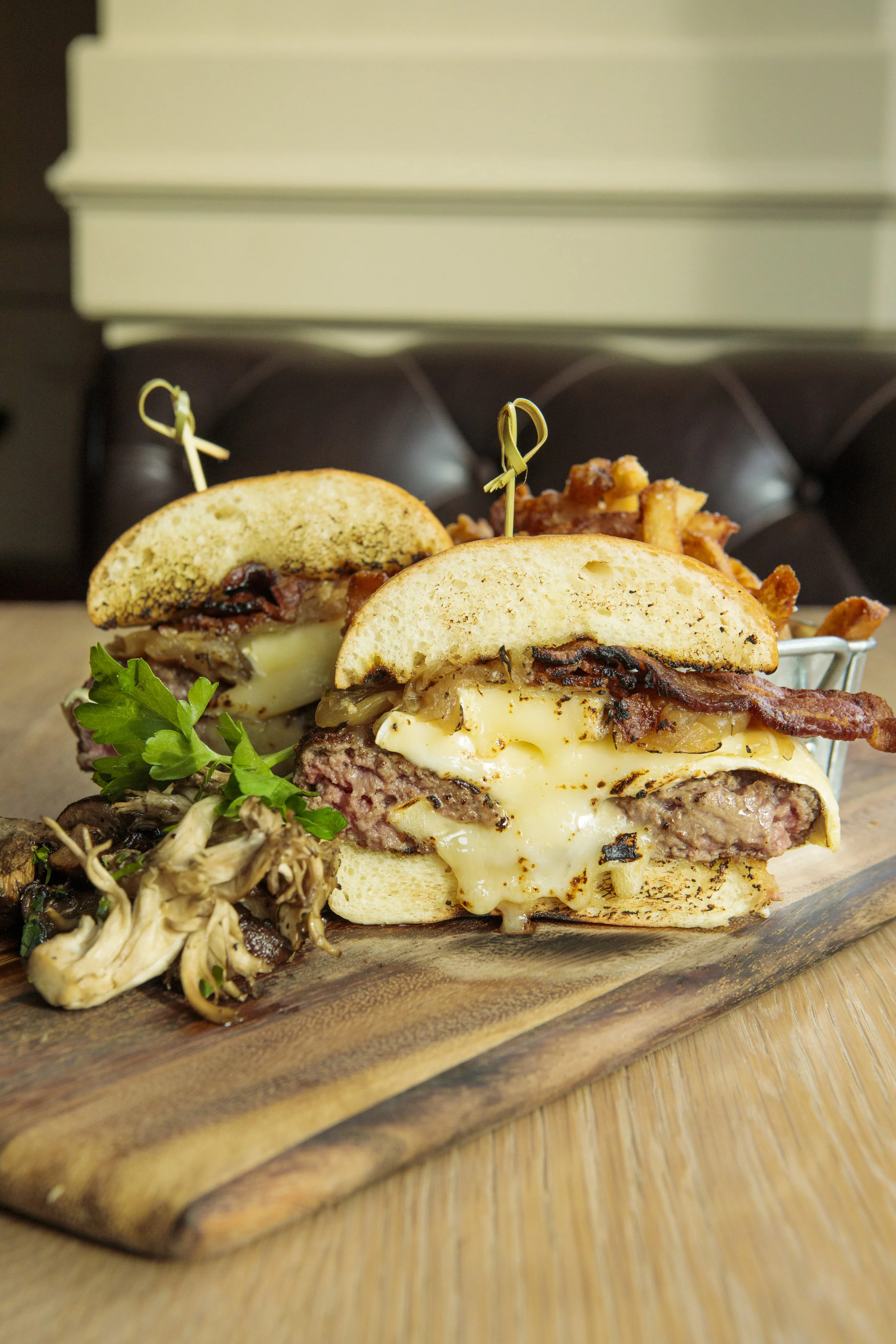 MET BACK BAY_BURGER OF THE MONTH_BRIAN SAMUELS PHOTOGRAPHY-3727.jpg
