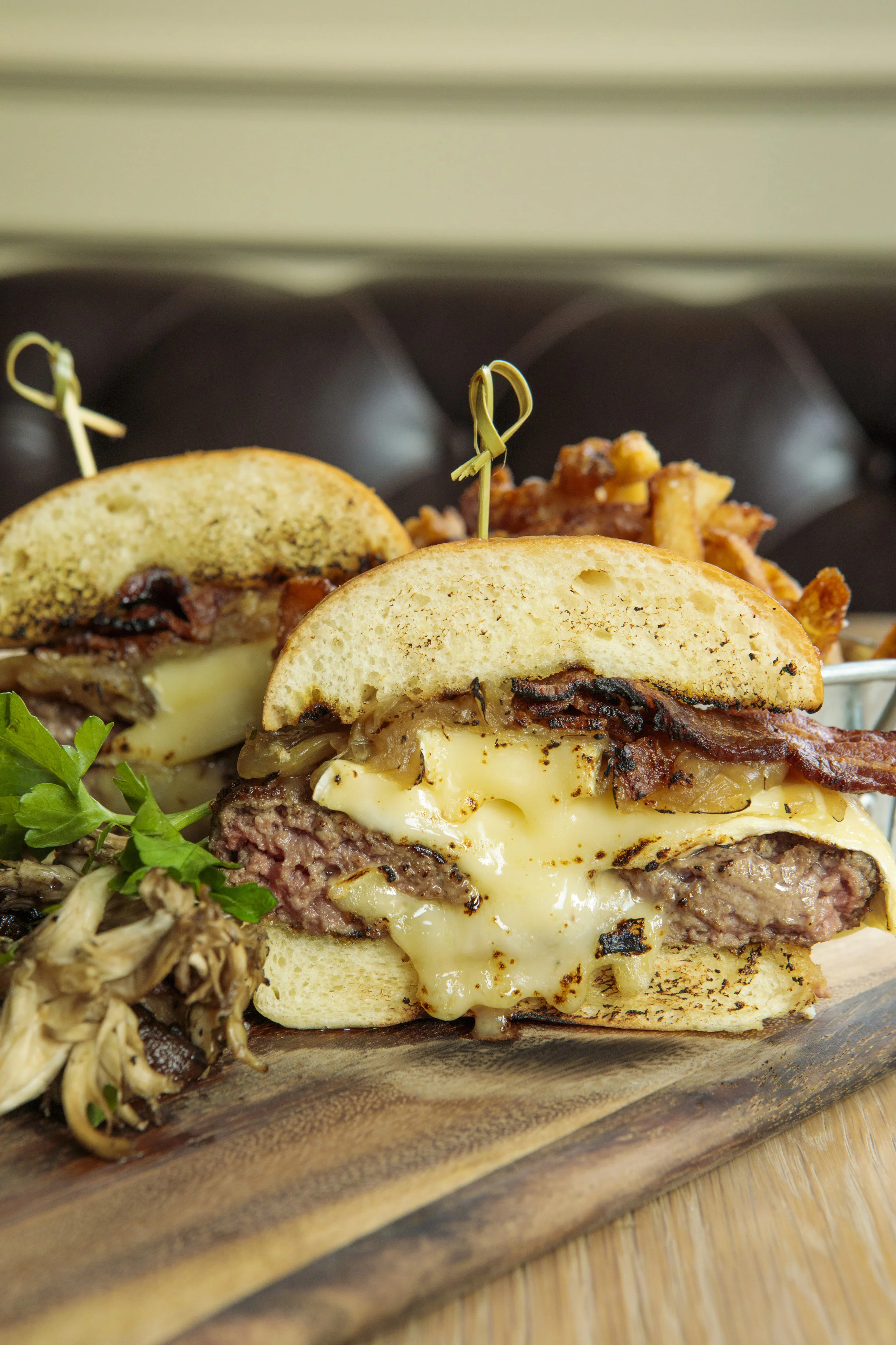 MET BACK BAY_BURGER OF THE MONTH_BRIAN SAMUELS PHOTOGRAPHY-3743.jpg