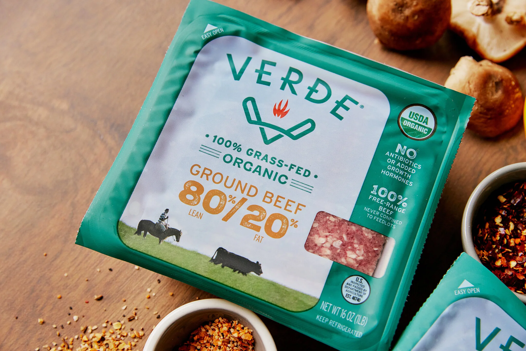 VERDE FARMS_GROUND 80 20_PACKAGING WITH PROPS_BRIAN SAMUELS PHOTOGRAPHY_SEPTEMBER 2021-IMG_5705 copy.jpg
