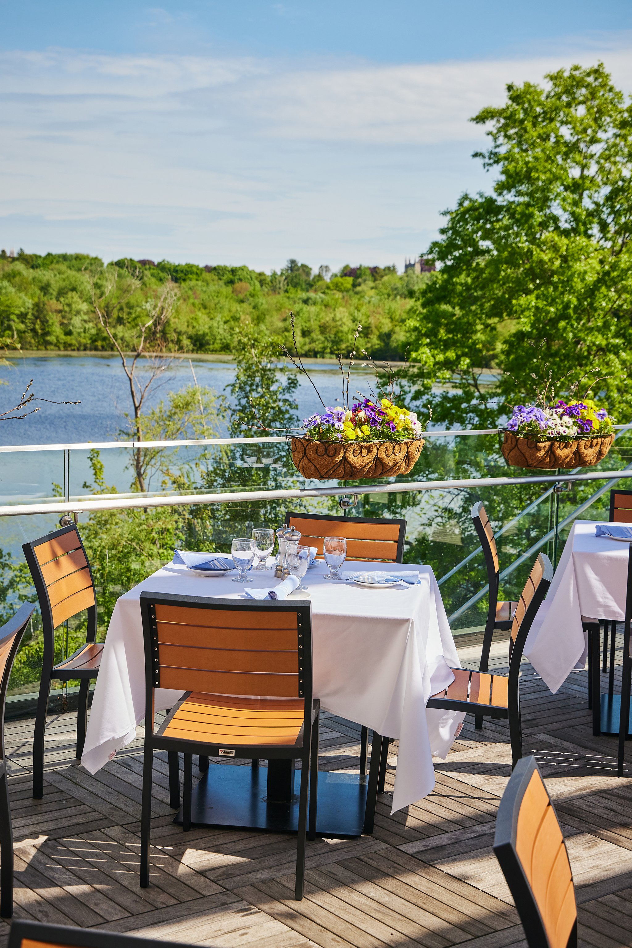 LEGAL SEA FOODS CHESTNUT HILL_BRIAN SAMUELS PHOTOGRAPHY_MAY 2022-IMG_0854 copy.jpg