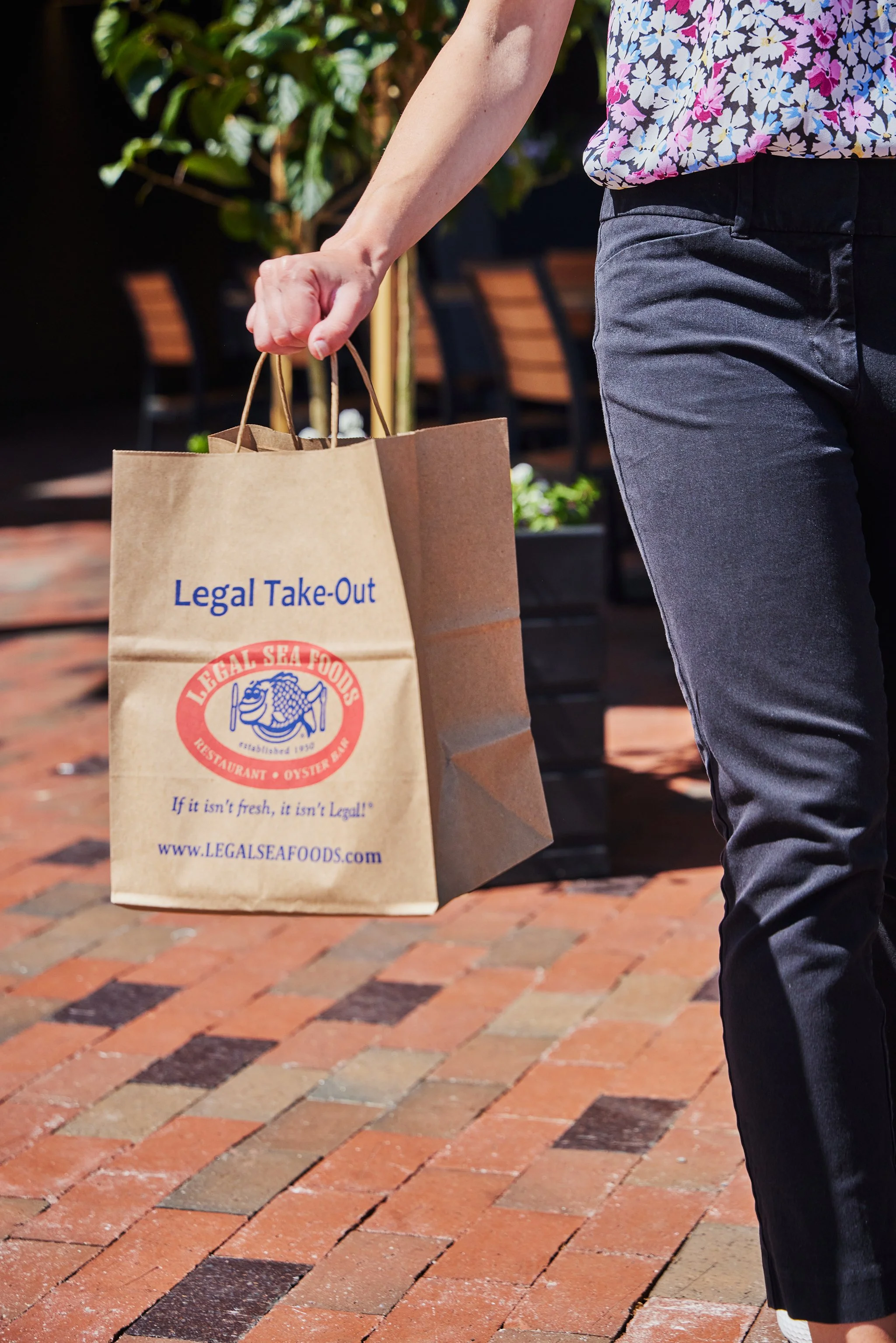 LEGAL SEA FOODS CHESTNUT HILL_BRIAN SAMUELS PHOTOGRAPHY_MAY 2022-IMG_1522 copy.jpg
