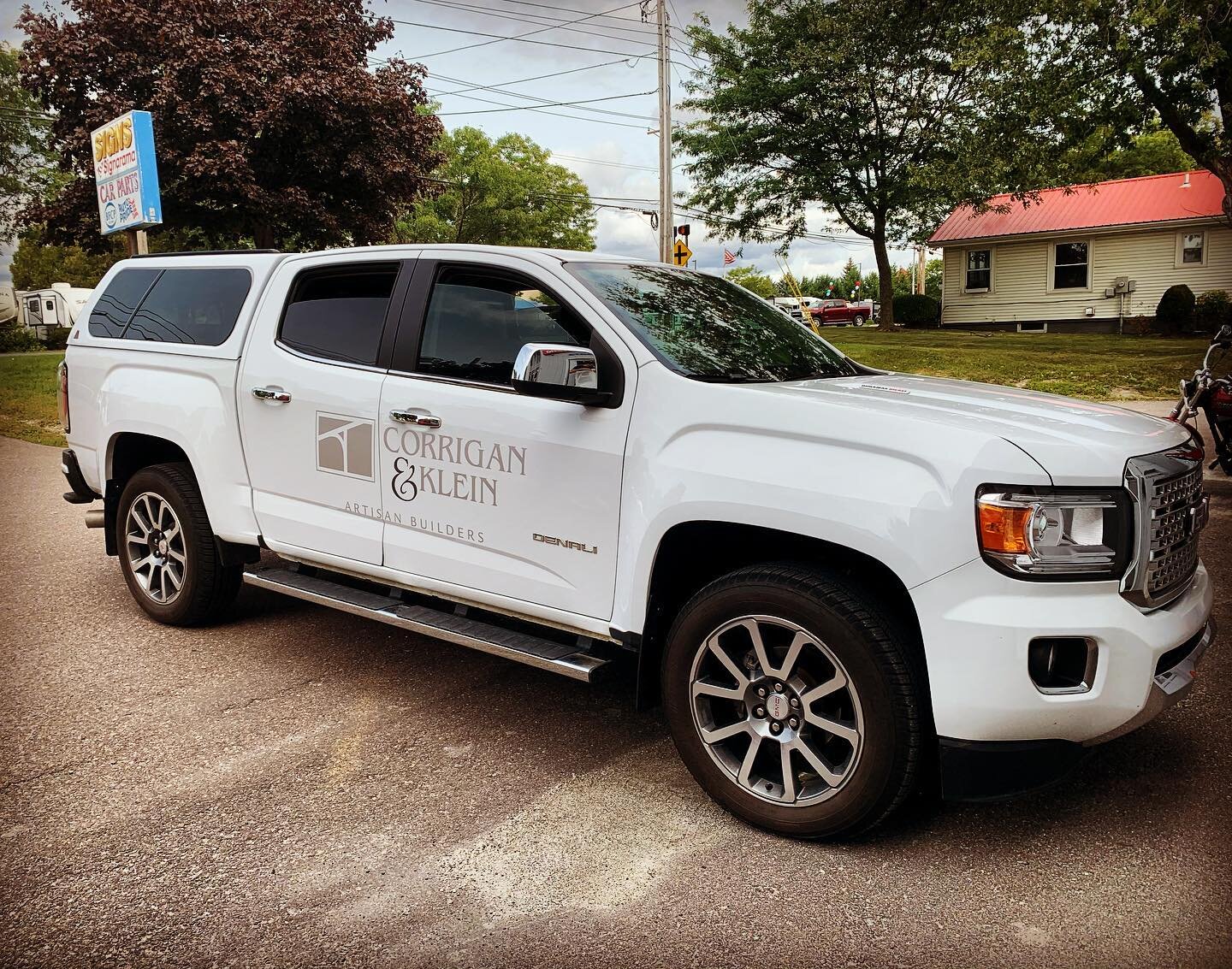 New truck just got tagged! I am loving this little diesel machine! Thanks to @stowellfarm for the logo help and @signaramavt for the decal!
 

#sustainable #construction #timberframe #postandbeam #artisancrafted #builttolast #reducepollution #finehom