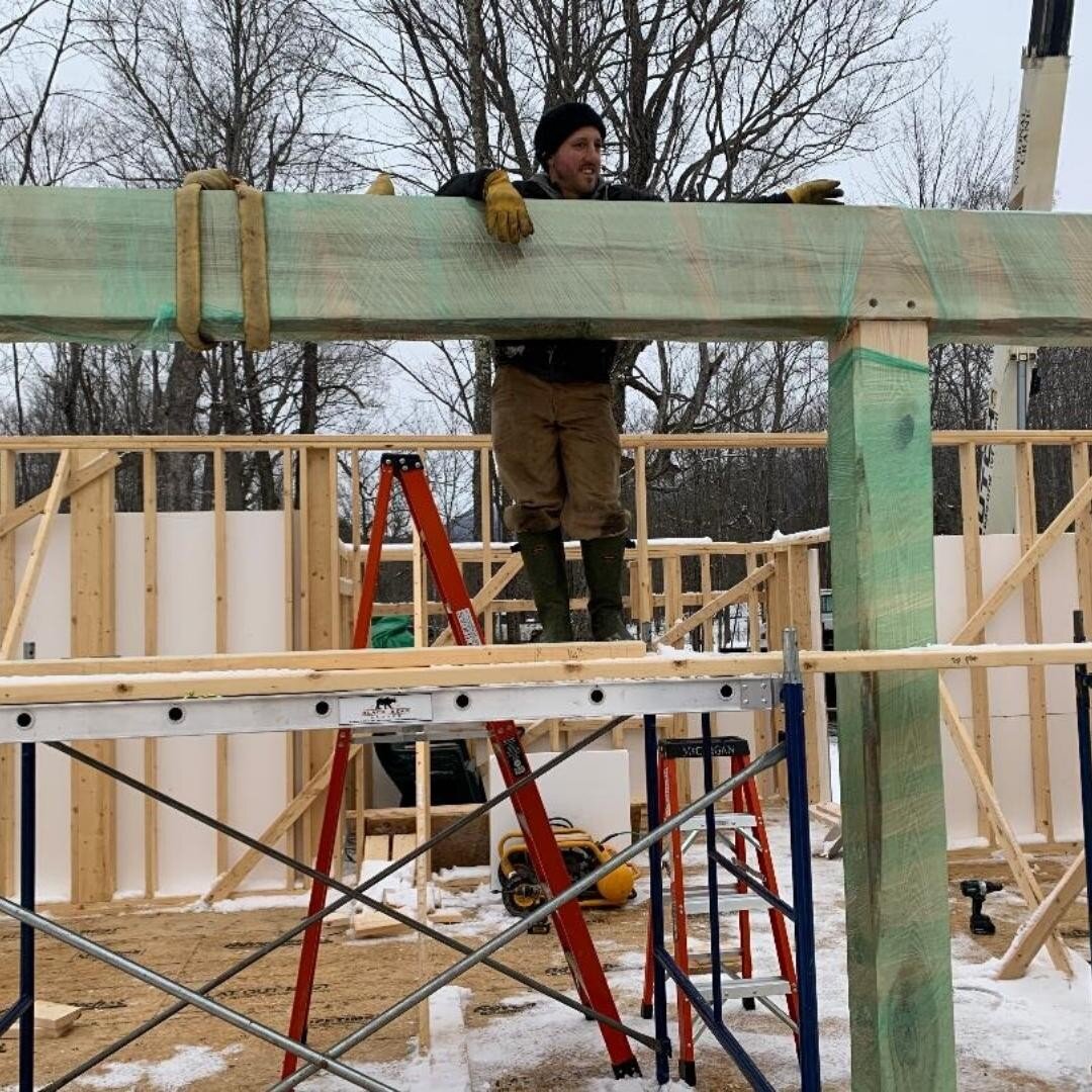 Progress shot of our installation of a custom Ash Timber Frame Header for a friend at &quot;CypressWoodworks VT&quot;  this is a clear Ash beam, 36' long!  That is very rare.⠀
⠀
#corrigankleinartisanbuilders #customhomebuild #customconstruction #timb