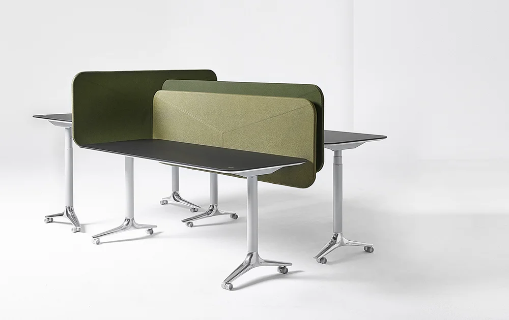 Gateway height adjustable table