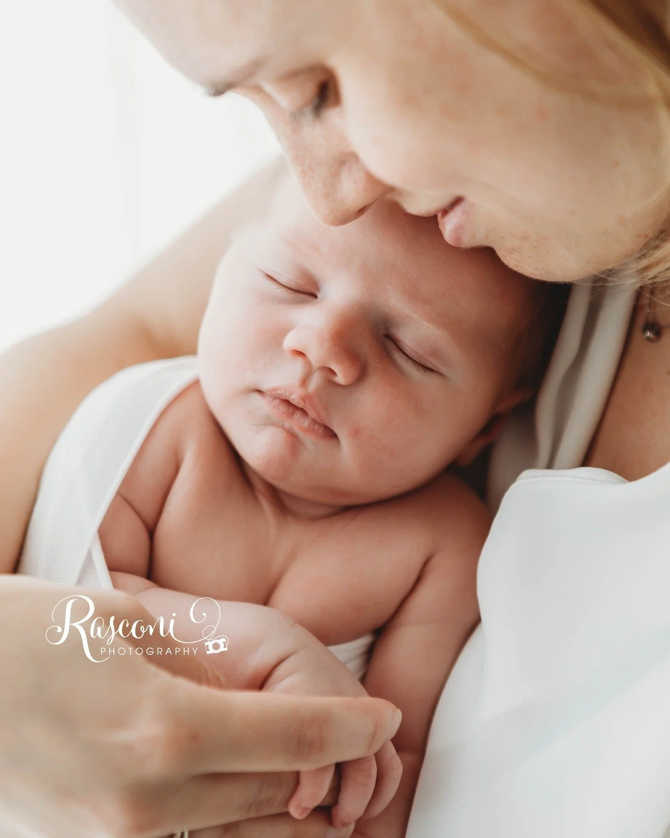 Enrico e..mamma ♡
.
Servizio Newborn
.
per info e prenotazioni
.
☎️ 0425444280 tel e WhatsApp
✉️ info@fotootticarasconi.it
📍Piazza Matteotti 193 Polesella RO
🌐 www.fotootticarasconi.it