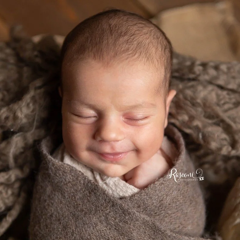 Si pu&ograve; ridere a 10 giorni?
..s&igrave; ♡
.
Servizio Newborn
.
per info e prenotazioni
.
☎️ 0425444280 tel e WhatsApp
✉️ info@fotootticarasconi.it
📍Piazza Matteotti 193 Polesella RO
🌐 www.fotootticarasconi.it