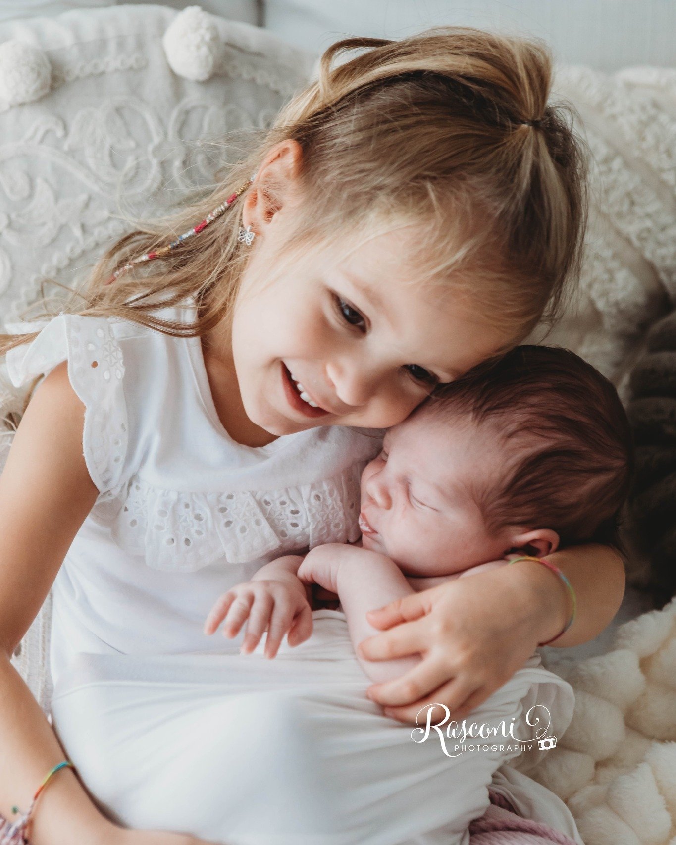 Dolcissimi ENEA di pochissimi giorni super coccolato dalla sua sorellina ♡
.
Servizio Newborn
.
per info e prenotazioni
.
☎️ 0425444280 tel e WhatsApp
✉️ info@fotootticarasconi.it
📍Piazza Matteotti 193 Polesella RO
🌐 www.fotootticarasconi.it