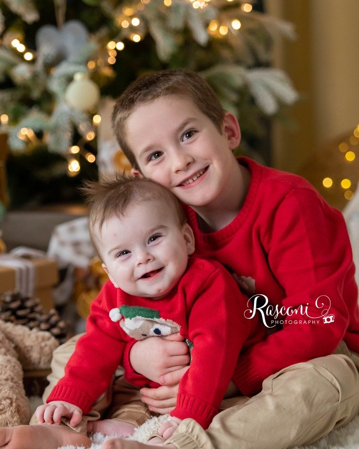 ⭐️ XMAS 2025...Per Natale regalati un servizio fotografico!

Loro sono Edoardo, Enea, Aurora, Arianna, Aria e Gioia.

Ancora pochi posti disponibili per un servizio fotografico nella magica atmosfera del Natale, per tutta la famiglia⭐️

per info e pr