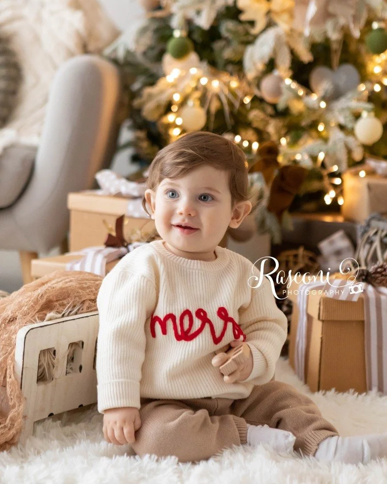 Raccontare le vostre storie, i vostri sorrisi, mentre si avvicina la stagione pi&ugrave; bella dell'anno 🎄
.
Thanks Gabriel, Olympia, Halley, Aron e Ilaria.
.
Ancora pochi posti disponibili per un servizio fotografico nella magica atmosfera del Nata