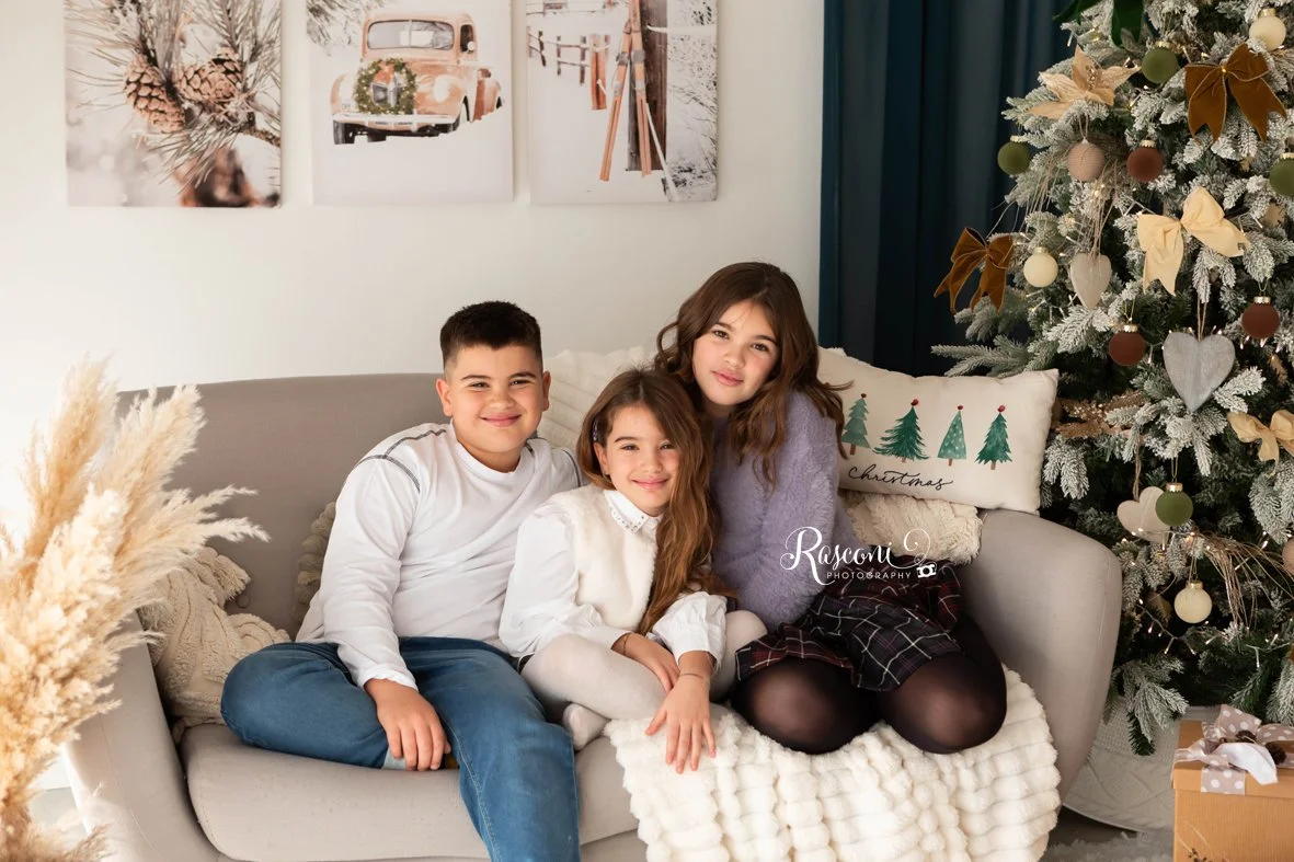 Ormai ci siamo..manca pochissimo!🎄
Bianca, Emma, Filippo, Steissi, Silvia, Lucia e Iris
.
⭐LAST MINUTE | SAB 20 e LUN 22 DIC ancora posti disponibili per un servizio fotografico nella magica atmosfera del Natale, per tutta la famiglia⭐️
per info e p