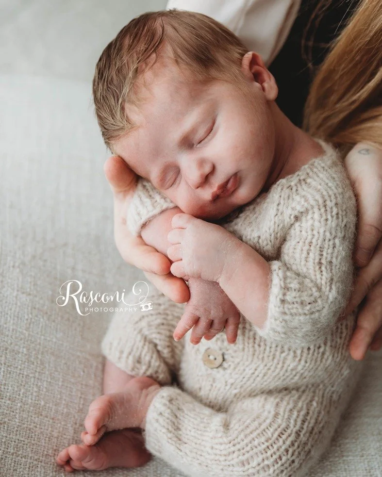 Tanta dolcezza racchiusa in queste foto.
Prenota il tuo servizio fotografico Newborn: &egrave; il regalo pi&ugrave; prezioso che puoi fare al futuro.
Gioele
.
Servizio Newborn
.
per info e prenotazioni
.
☎️ 0425444280 tel e WhatsApp
✉️ info@fotoottic