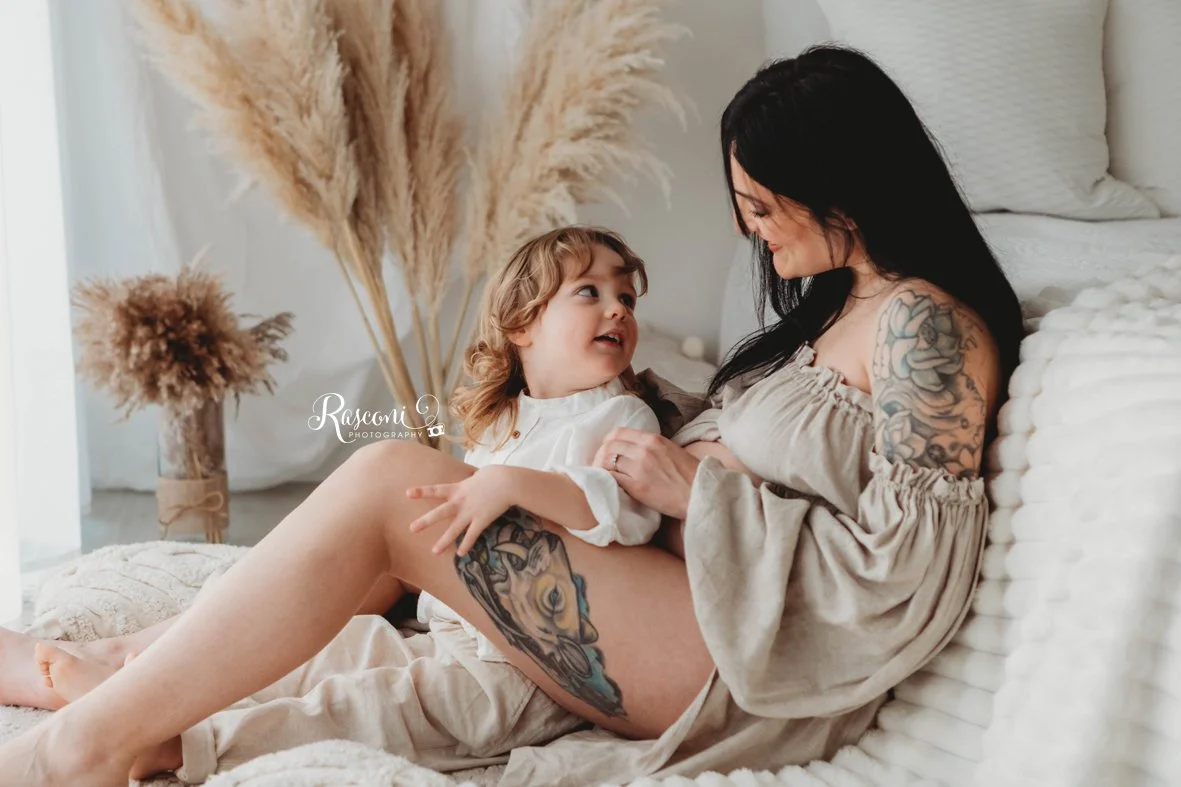 Sorrisi, coccole, tenerezza e occhi pieni di futuro♡
Sorellina in arrivoooo...
.
Servizio Maternity
.
per info e prenotazioni
.
☎️ 0425444280 tel e WhatsApp
✉️ info@fotootticarasconi.it
📍Piazza Matteotti 193 Polesella RO
🌐 www.fotootticarasconi.it