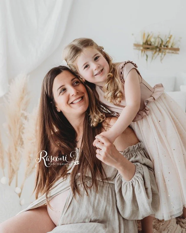 Loro, sempre bellissimi, una famiglia che conosciamo da tempo e che da sempre vengono a trovarci..in attesa del loro secondo piccolino che presto conosceremo!
Grazie ragazzi 🌿
.
Servizio Maternity
.
per info e prenotazioni
.
☎️ 0425444280 tel e What