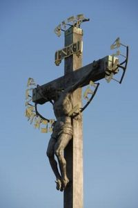 12 Simple Differences Between Catholics and Protestants