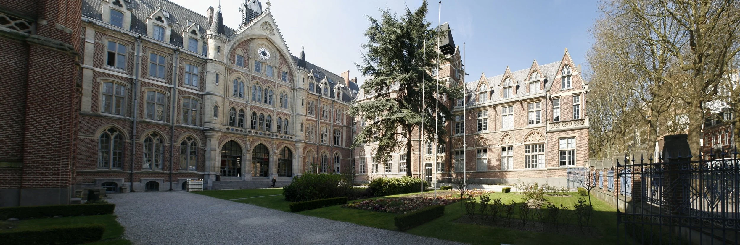 PANORAMIQUE-HOTEL-ACADEMIQUE5.jpg