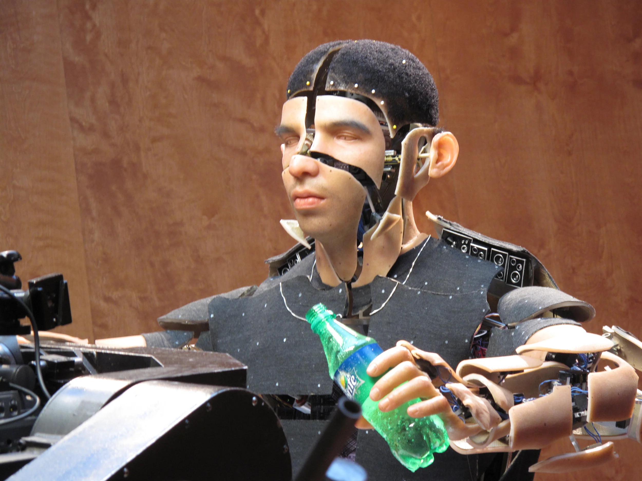 drakeanimatronics1.jpg