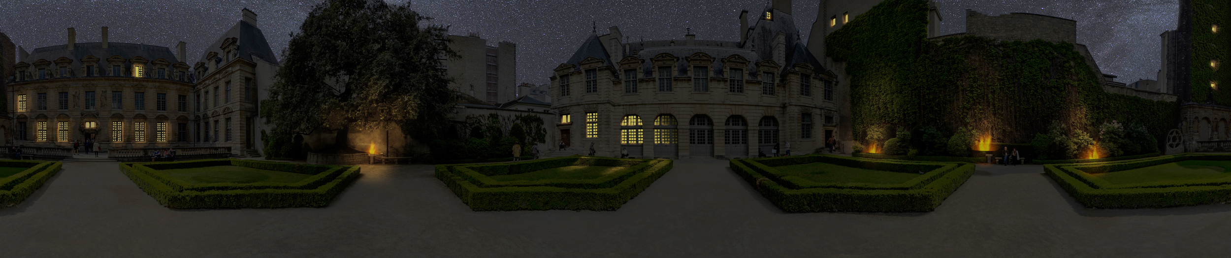 Vosges_Square_pano_02 copy2.jpg