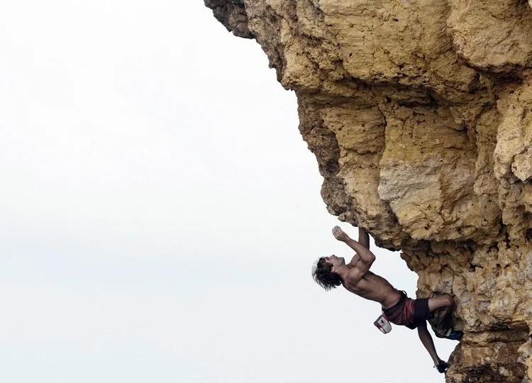 chris-sharma-psicobloc-oman.jpg