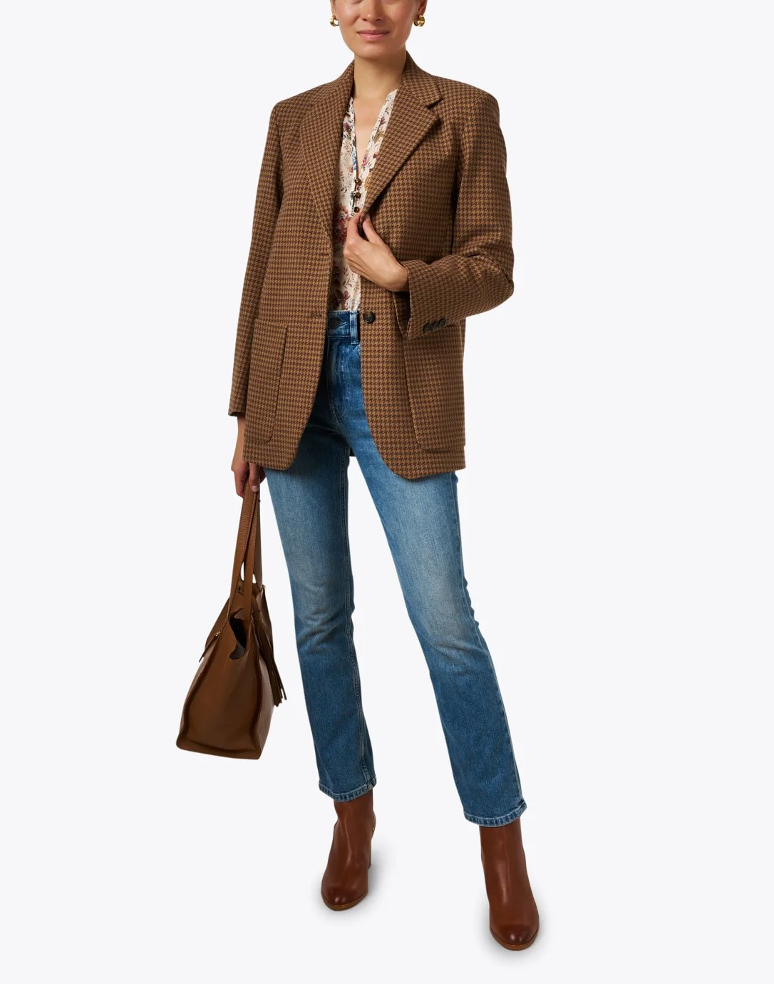 082823_Outfit_54_097.jpg