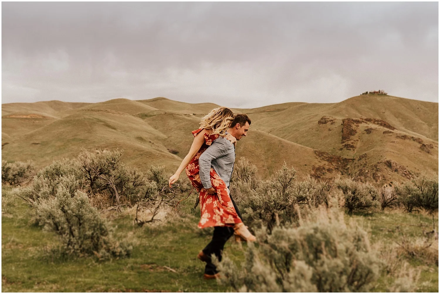 DANE + STEPHANIE // GREEN HILLSIDE ENGAGEMENTS